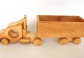 машинка трейлер - деревнянная игрушка